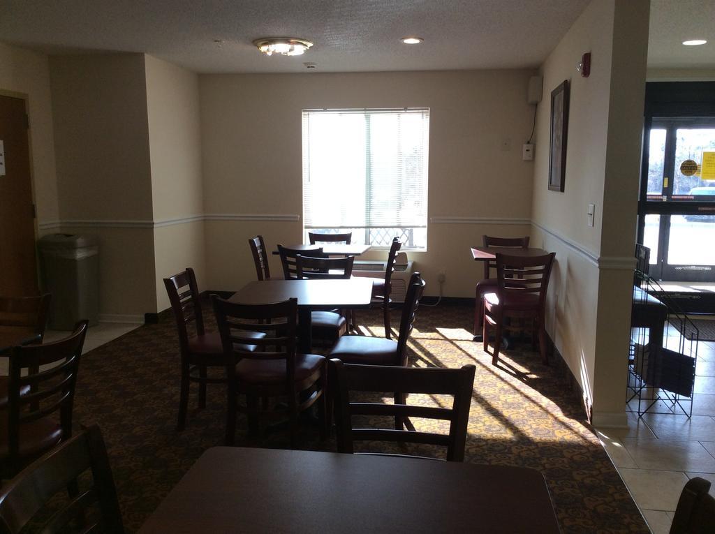 Days Inn By Wyndham Greensboro Nc Esterno foto