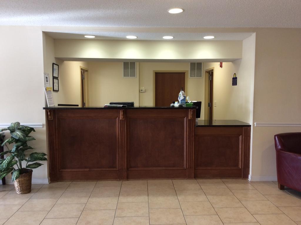 Days Inn By Wyndham Greensboro Nc Esterno foto