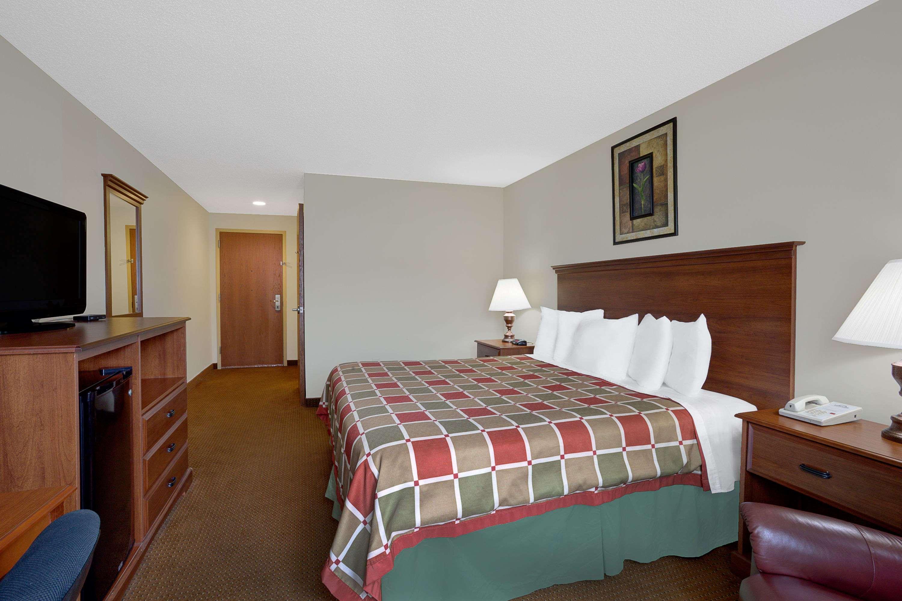 Days Inn By Wyndham Greensboro Nc Esterno foto