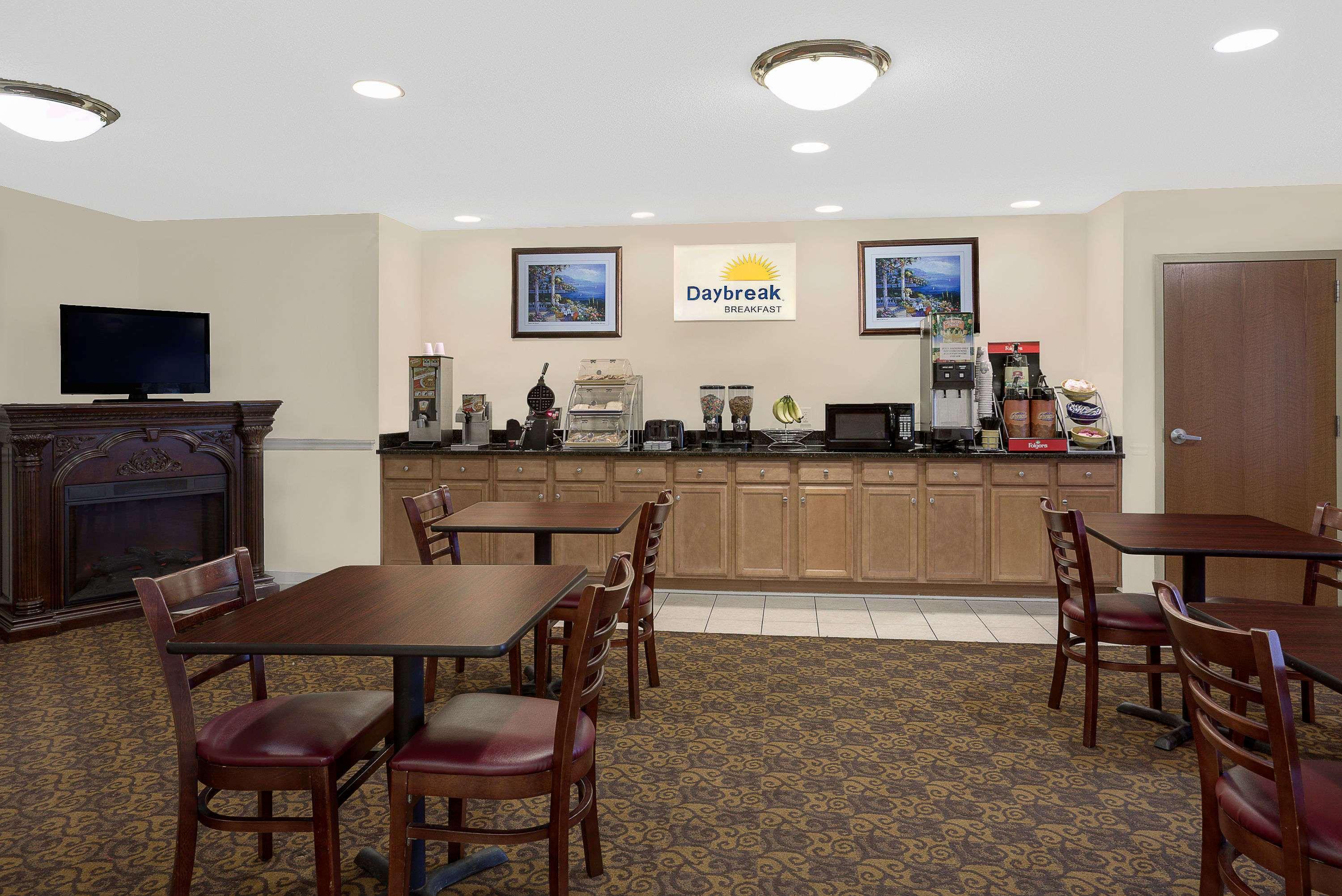 Days Inn By Wyndham Greensboro Nc Esterno foto