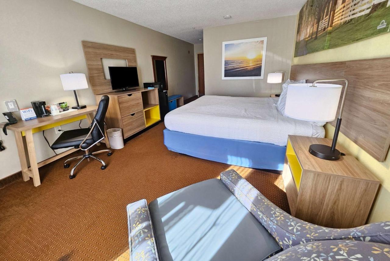 Days Inn By Wyndham Greensboro Nc Esterno foto