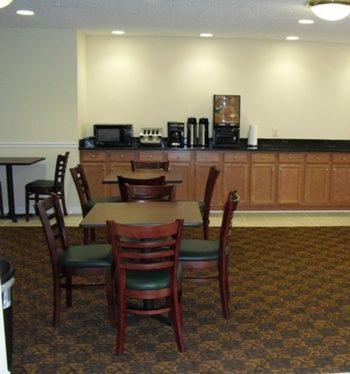 Days Inn By Wyndham Greensboro Nc Esterno foto