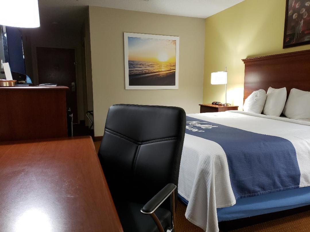 Days Inn By Wyndham Greensboro Nc Esterno foto