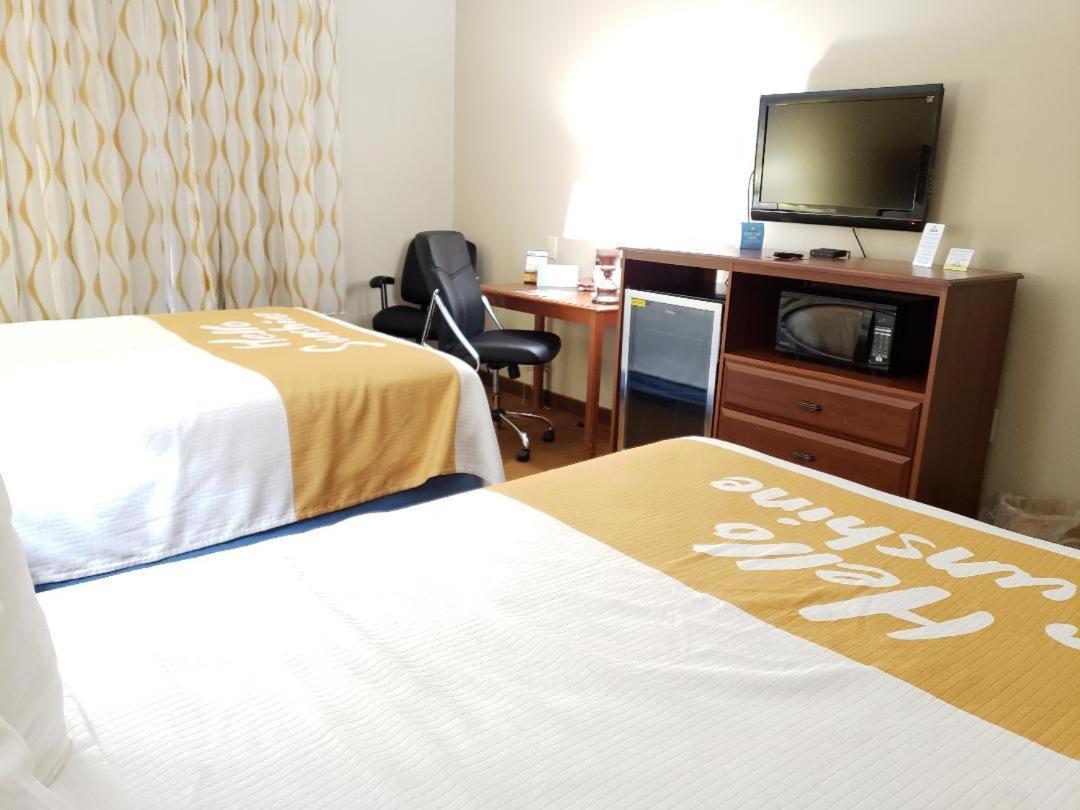 Days Inn By Wyndham Greensboro Nc Esterno foto